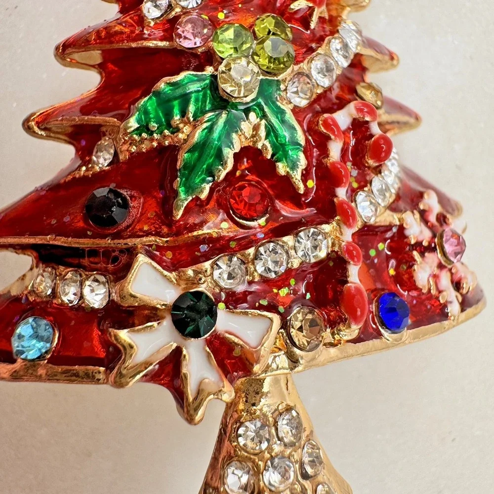 Vintage Christmas Tree Brooch Rhinestone Enamel Holiday Pin‎ Red Gold Tone Star